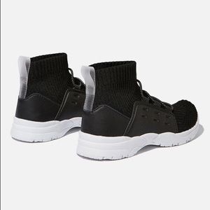 BOYS PHANTOM COLOR KNIT TRAINERS